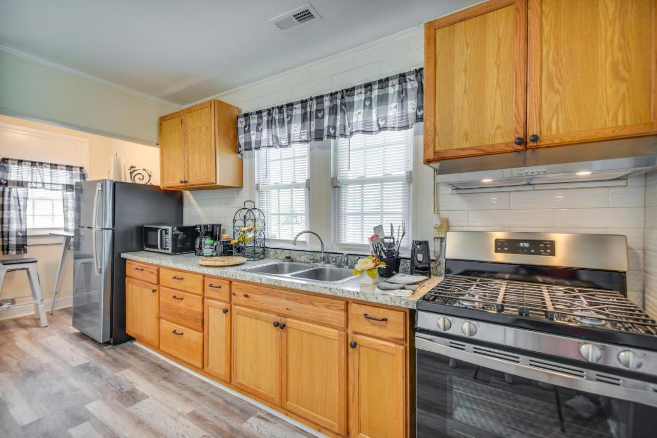 Charming Newport News Cottage Less Than 1 Mi To Ocean! Hampton Kültér fotó