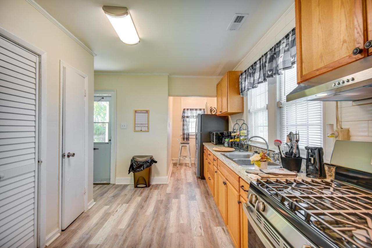 Charming Newport News Cottage Less Than 1 Mi To Ocean! Hampton Kültér fotó